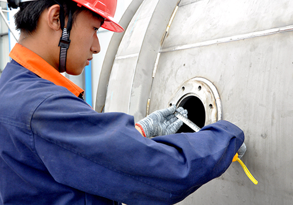 康景辉蒸发器生产车间技术员检测