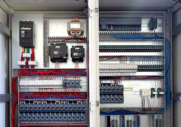 多效蒸发器自控柜实拍