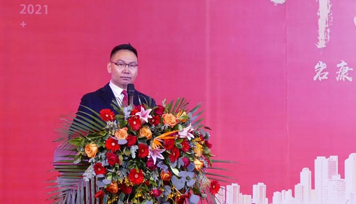 董事长《相信自己》主题演讲